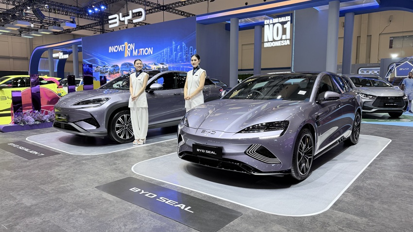 BYD menghadirkan warna baru untuk Seal dan Sealion yakni Lavender