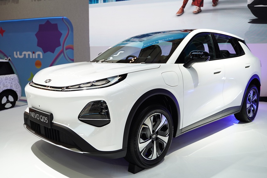 Changan Nevo Q05 hadir dalam dua pilihan varian, yaitu Pro dan Max. Mengusung tagline ‘Smart Drive, Easy Life’