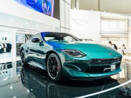 Nissan perkenalkan Fairlady Z dengan spesifikasi yang menjamin penggemar mobil sport bergembira