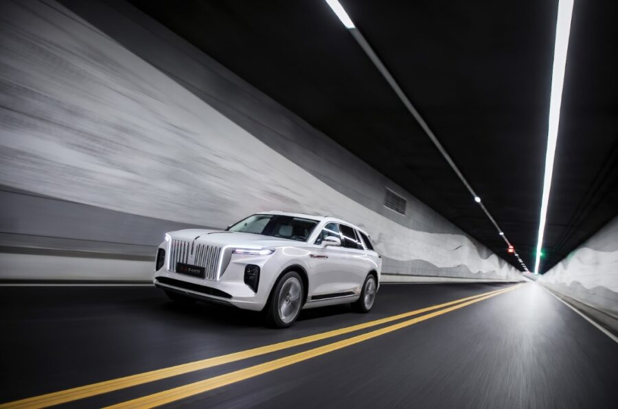 Fitur Hongqi E-HS9
